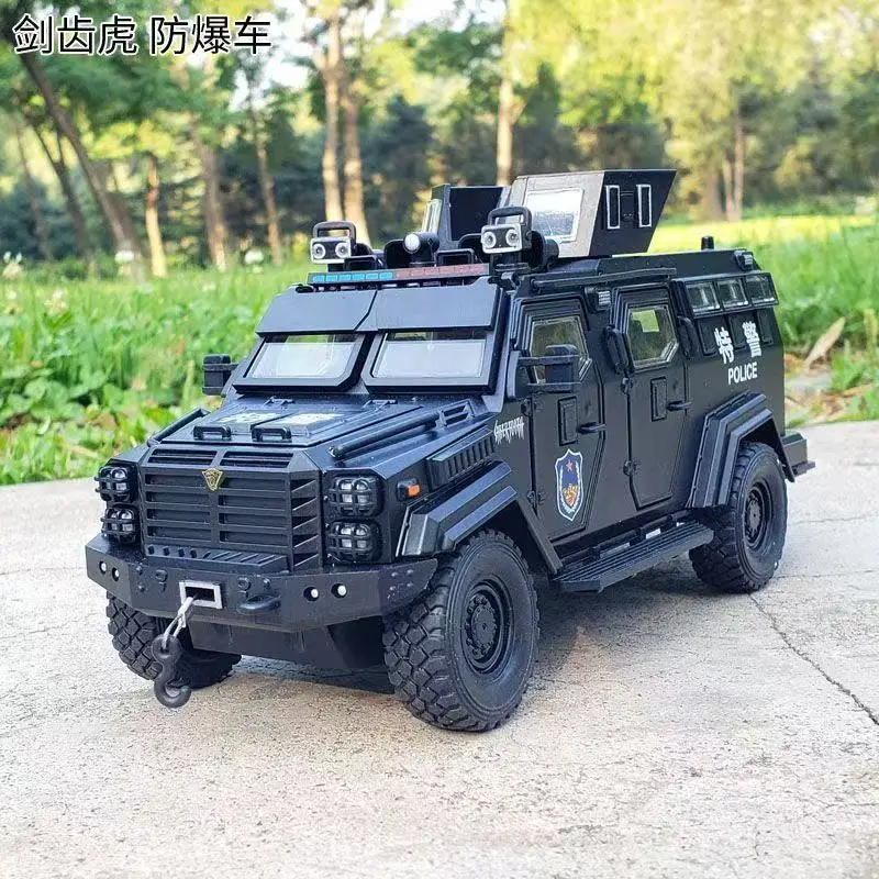 1/24 Car Toys Model Swordtooth Tiger Explosion Proof Vehicle Alloy Die-casting Cars Door Can Opened Sound Light Collectible Gift