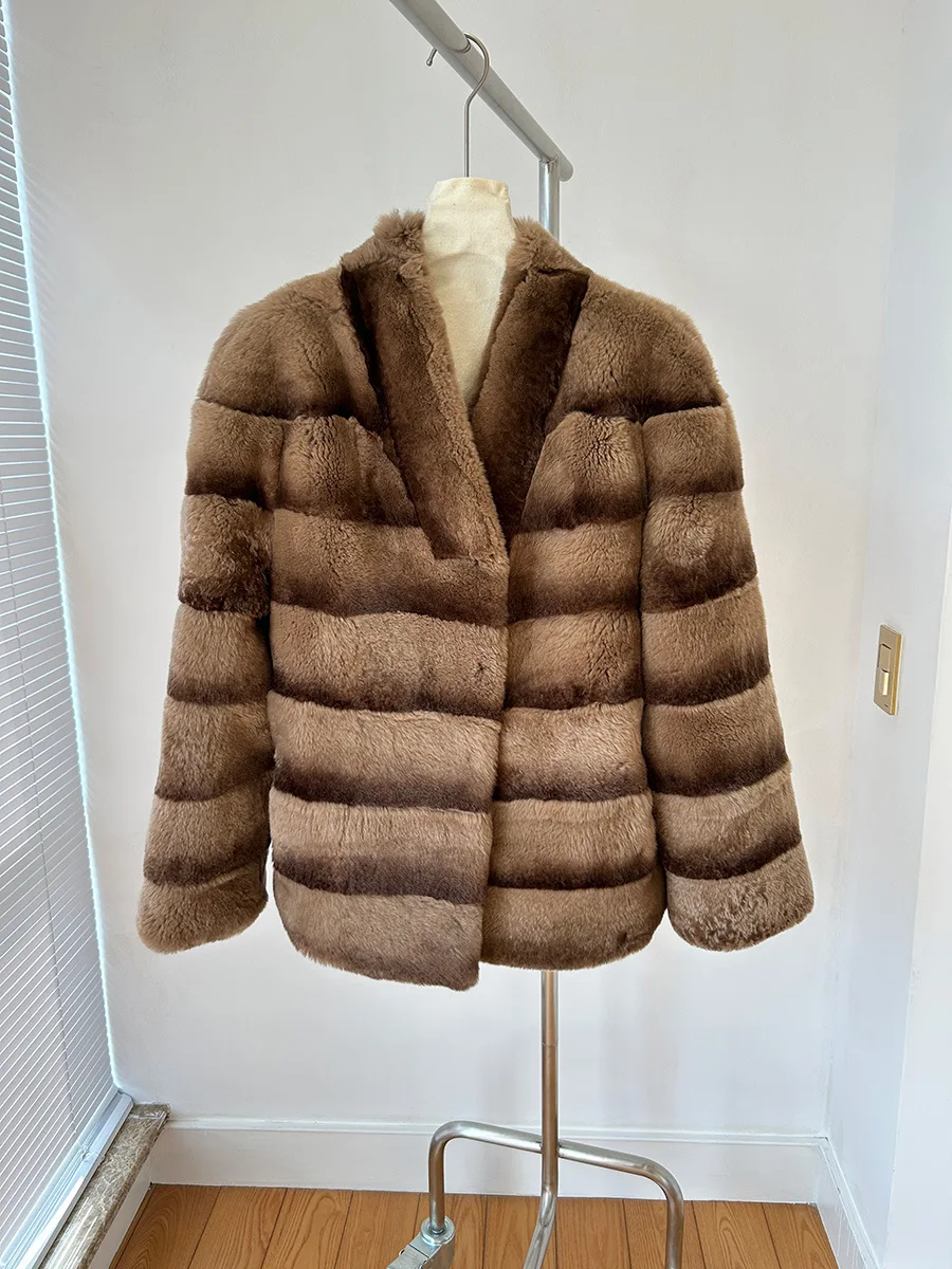 ミンクの毛皮のコート（女性用）