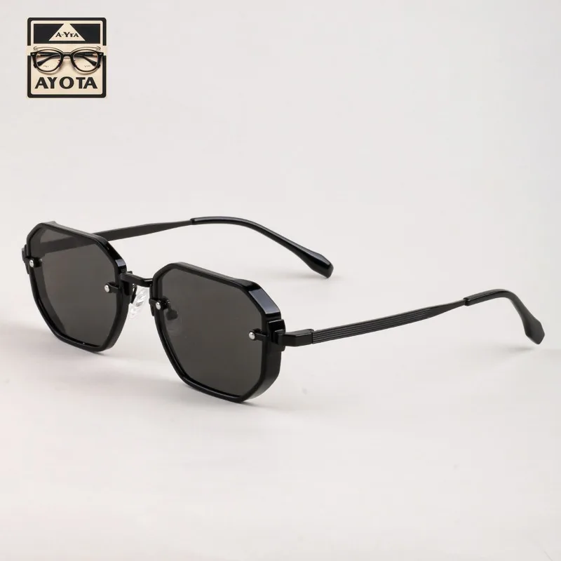 

2025 Designer Brand Fashion Niche Metal Square Sunglasses for Men Outdoor Sun Protection Driving and Traveling Uv400 for Women