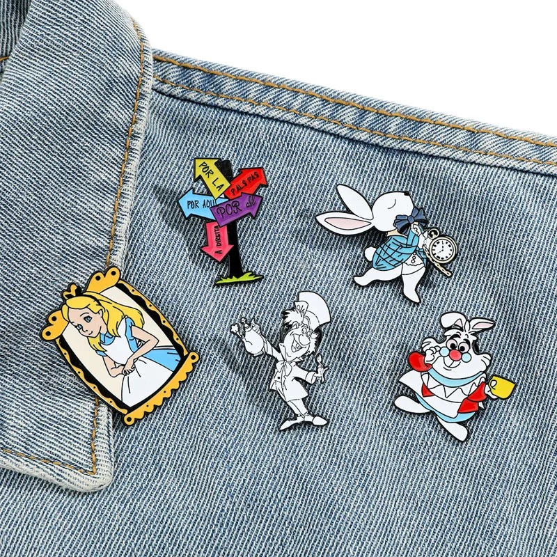 Anime Alice in Wonderland Brooches Quirky White Rabbit Enamel Pins Fashion Metal Badge Jewelry Backpack Clothing Accessories