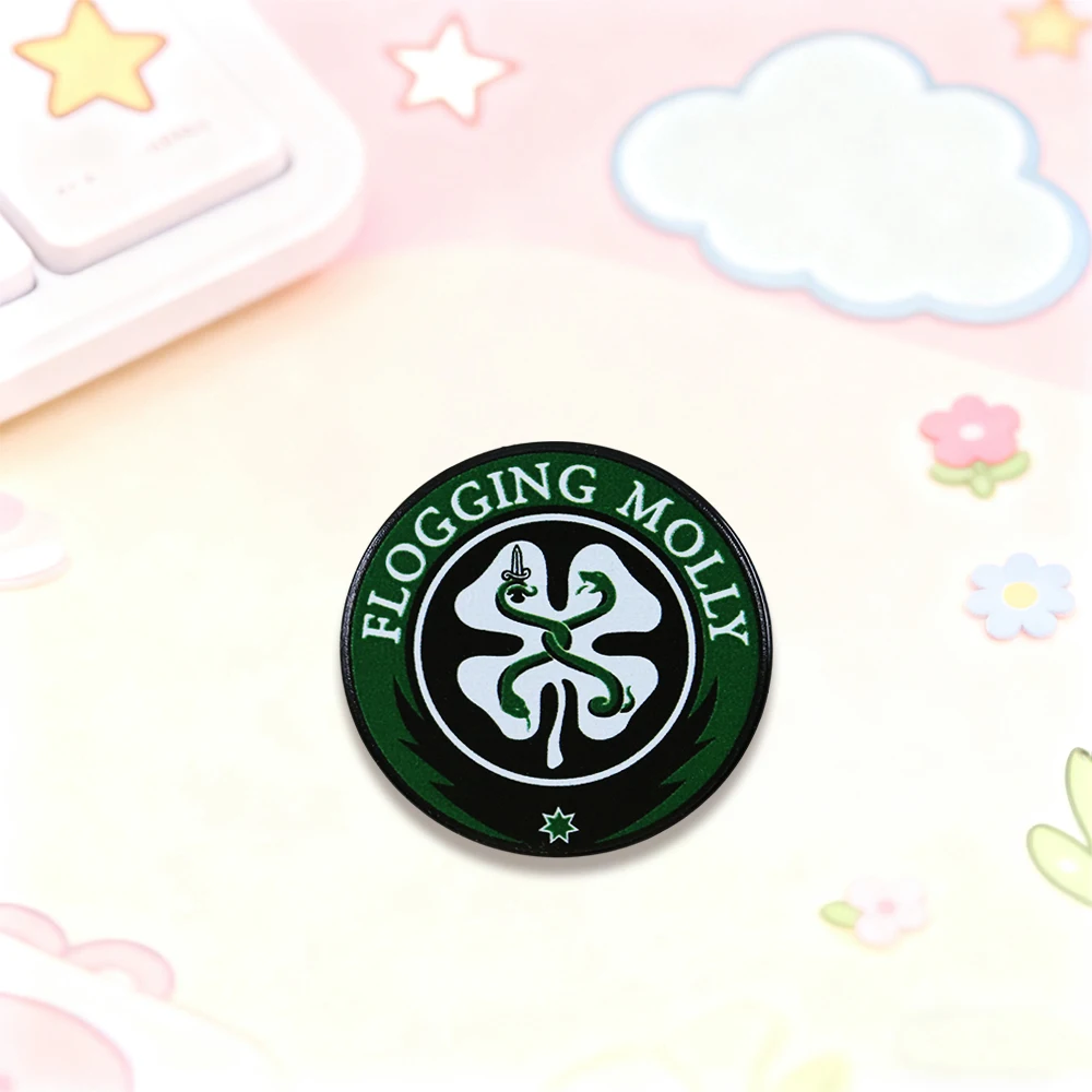 Vierblättriges Kleeblatt-Schlangen-Logo-Brosche, Flogging-Molly-Band-Abzeichen, Musik-Accessoire, runder Emaille-Anstecker, Band-Fans, Sammel-Anstecker, Dekoration – Detail 5