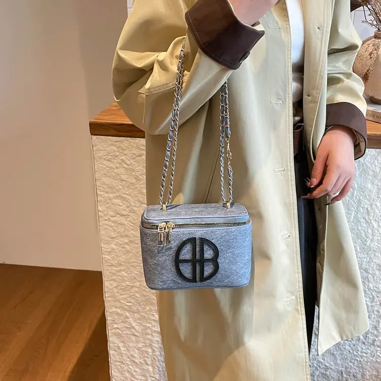 vintage-inspired-diaper-bag-for-women-luxury-leather-crossbody-bag-elegant-designer-tote-minimalist-and-spacious-commuter-bag