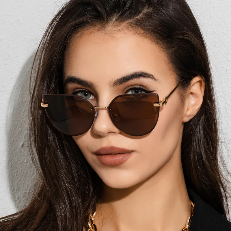 

New Women Large Frame Cat Eye Sunglasses Trendy Gradient Lens Sunglasses Women Vintage Metal Frame Glasses