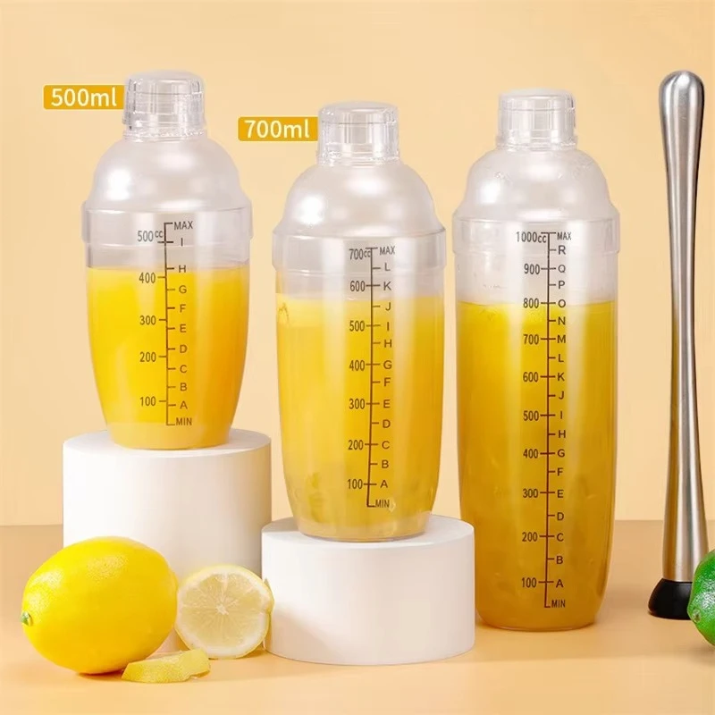 1PC Milk tea hand cranked shaker 500ml/700ml milk tea wine beverage shaker PC shaker with graduations Hand made lemon tea tool