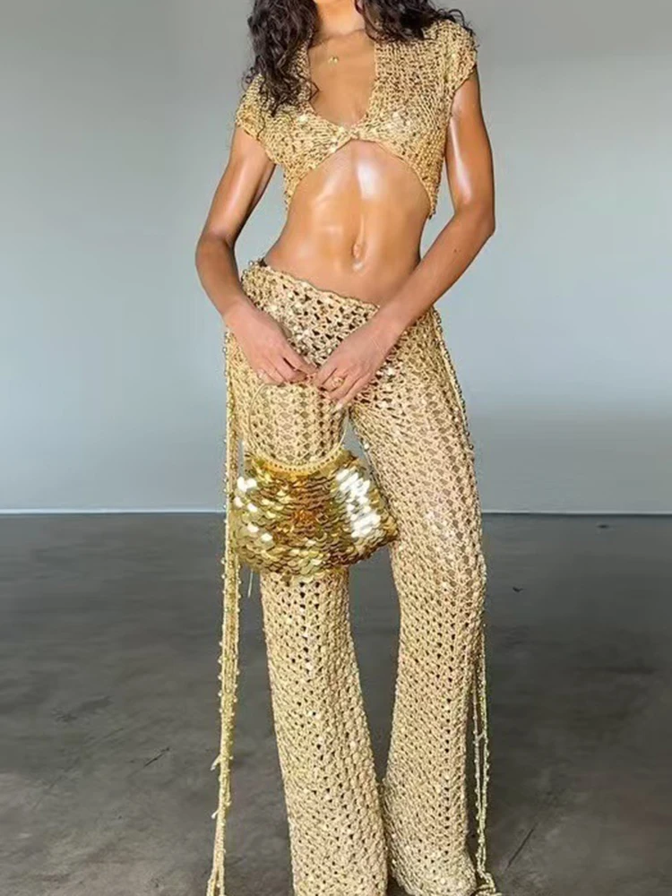 

Горячие девушки с открытой спиной и шнуровкой, ажурные костюмы из двух предметов, сексуальные укороченные топы и брюки с v-образным вырезом и блестками, модные блестящие тонкие наряды для вечеринок