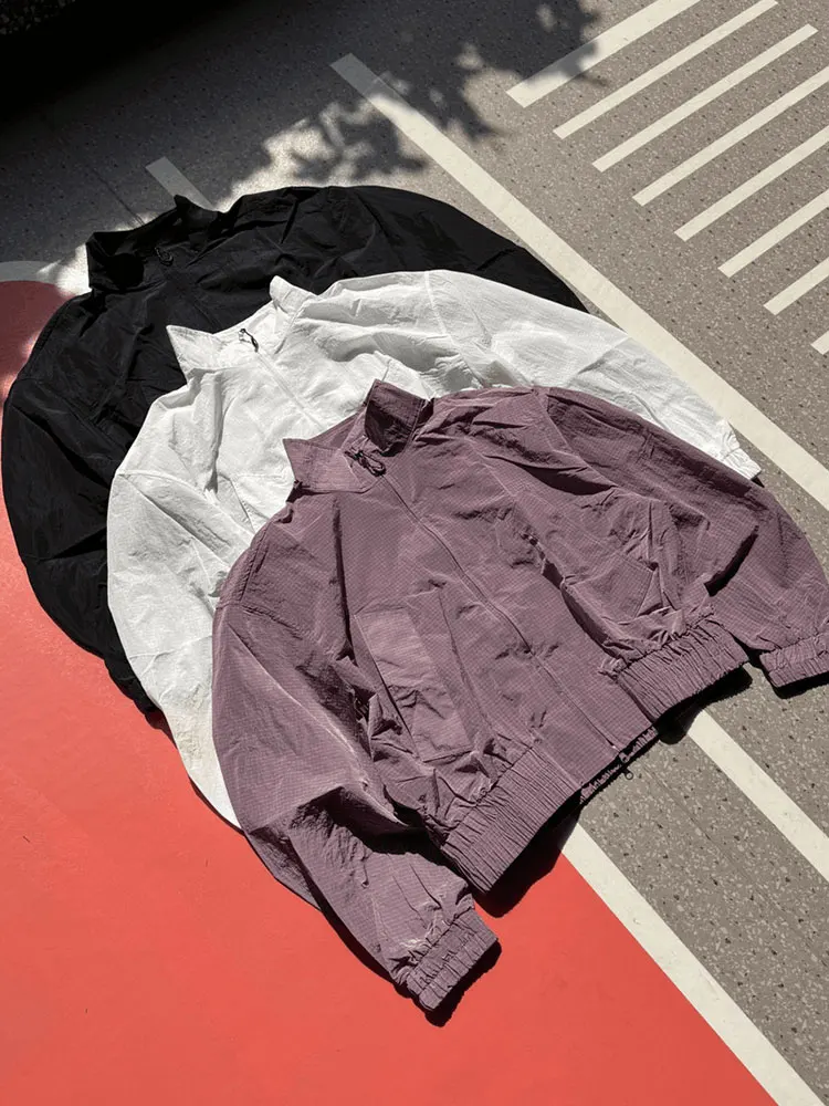 เสื้อแจ็คเก็ตกันลมสำหรับผู้ชาย ผ้าบาง ระบายอากาศได้ดี เหมาะสำหรับกิจกรรมกลางแจ้ง แห้งเร็ว กันน้ำ ป้องกันแสงแดด แฟชั่น