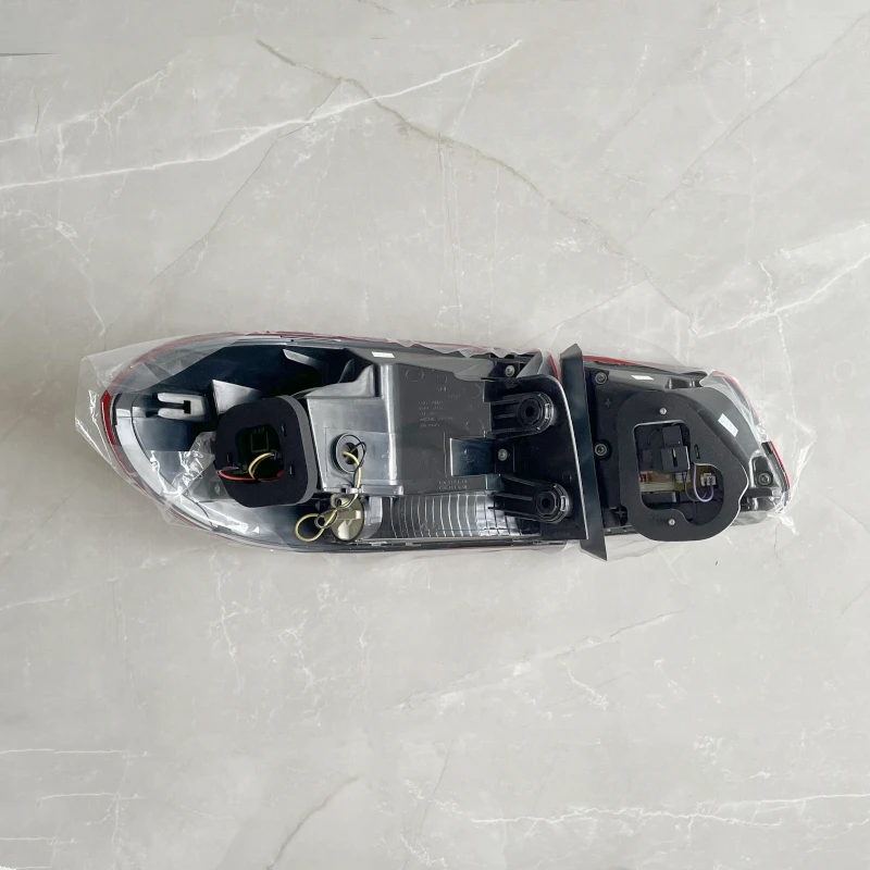 For Volkswagen VW TIGUAN 2013 2014 2015 2016 Rear Taillight Assembly Housing Brake Light Reversing Lamp Assembly