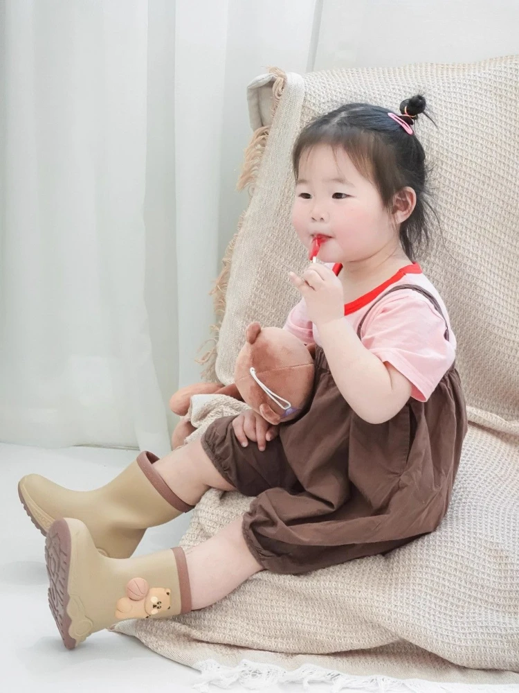 

2026 New Kids Rain Boots for Boys Girls Anti Slip High Top Cute Water Shoes for School Outdoor Play