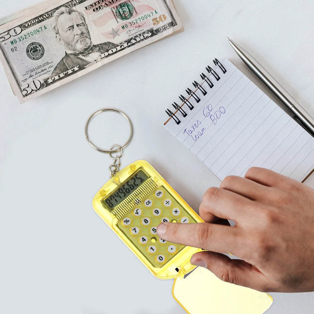 4 szt. Mini Kalkulator Brelok 8-cyfrowy Wyświetlacz LCD Przenośny Kalkulator Elektroniczny do Użytku Domowego, Biurowego i Szkolnego Mały Lekki