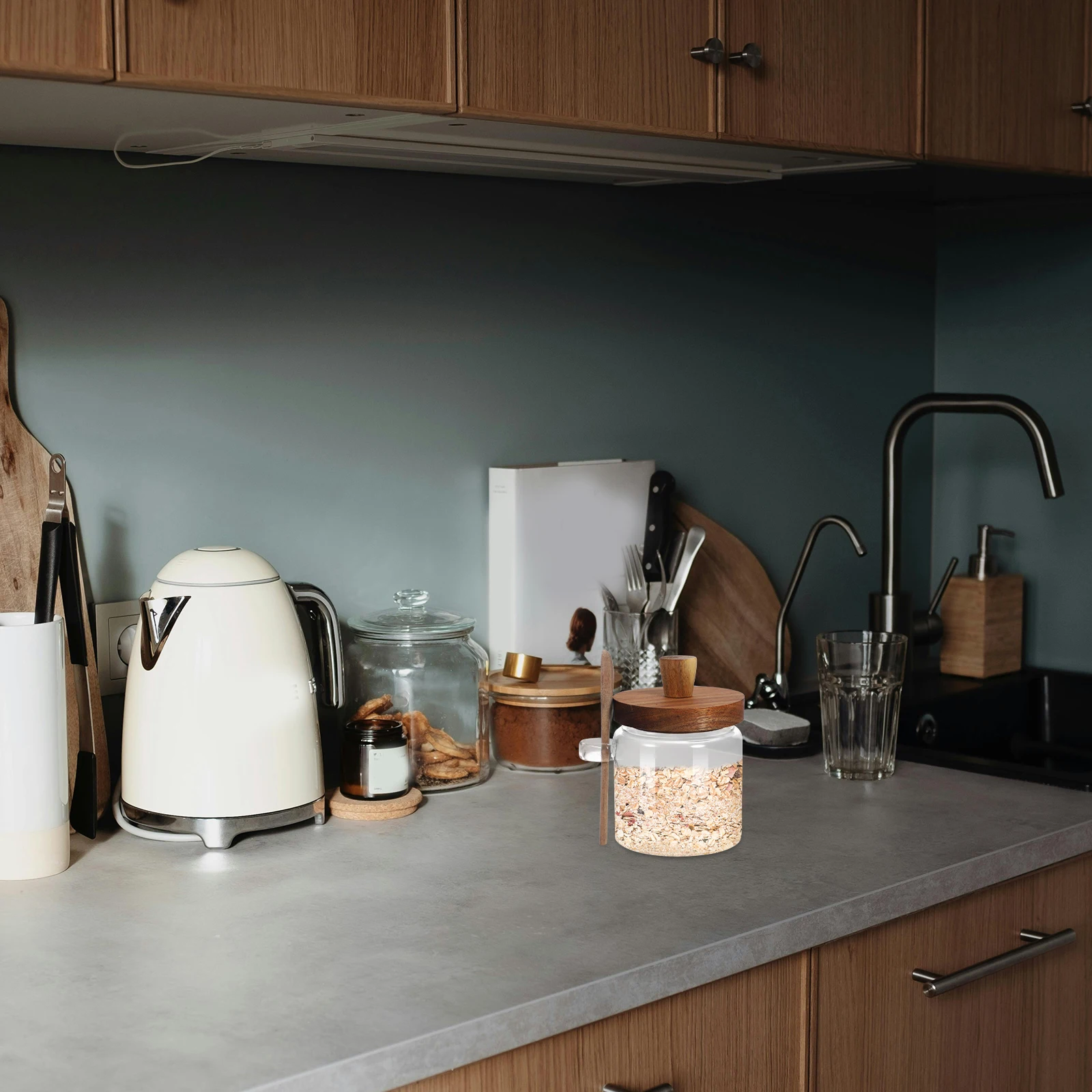 

Glass Spice Container Lidded Seasoning Jar Pepper Salt Storage Jar Spoon Lid Kitchen Supplies Seasoning Holder