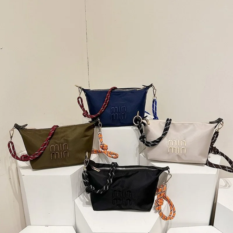 

Stylish Ladies Hand Bag Boasting Trendy Design And Popular Elegant Appearance Made Of Premium Easy-Clean Leather​