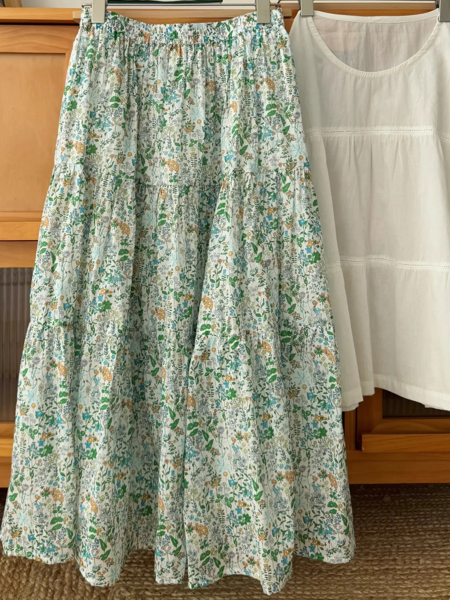 Een jupe mi-longue trapèze florale pour femmes, nouvelle jupe gâteau douce, amincissante, longueur f, tendance, été