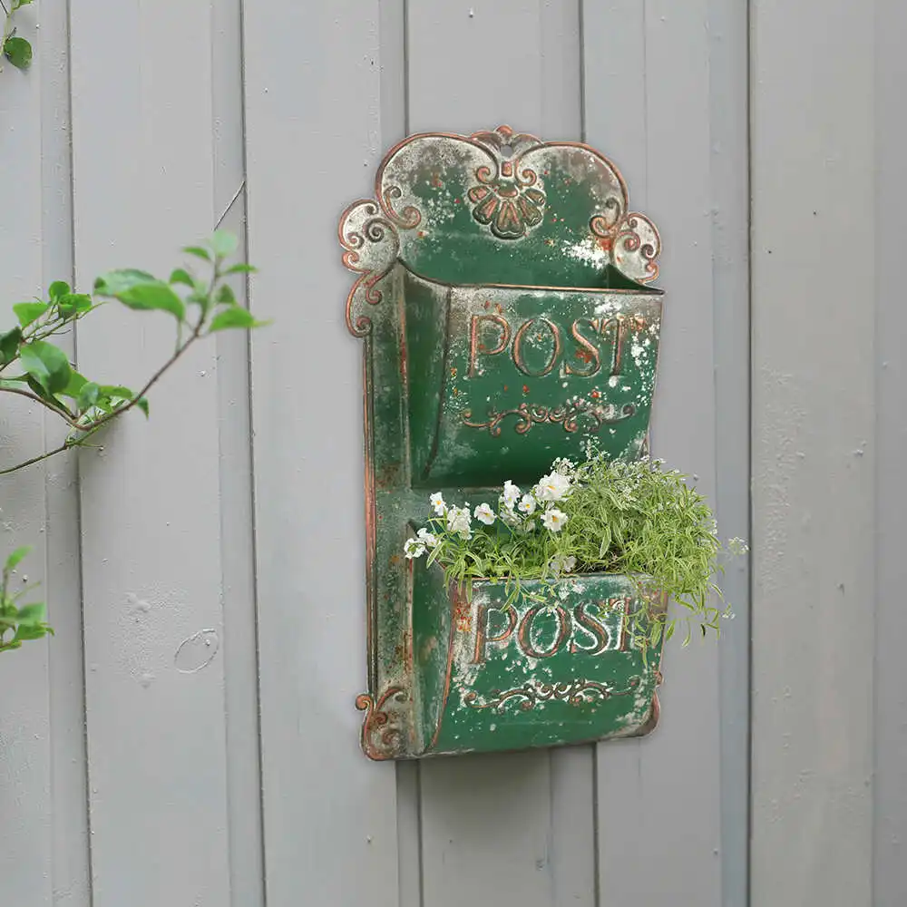 

Rustic Iron Art Wall Hanging Basket Plant Pot European Vintage Decor Garden Organizing Tool Pendant Wall Decor