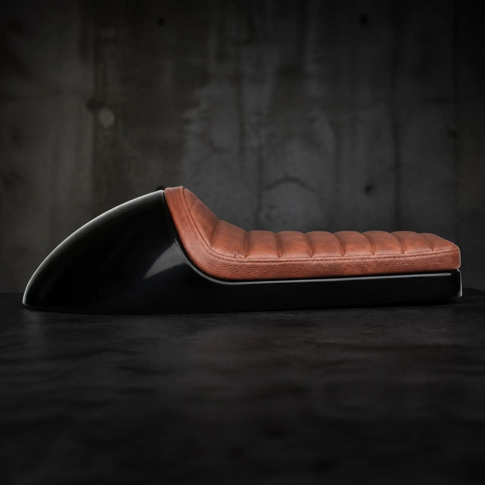 Retro Style Motorcycle Seat Cushion Raised Rear Cowl Profile Sturdy Aluminum Base Leather Padding for Custom Builds