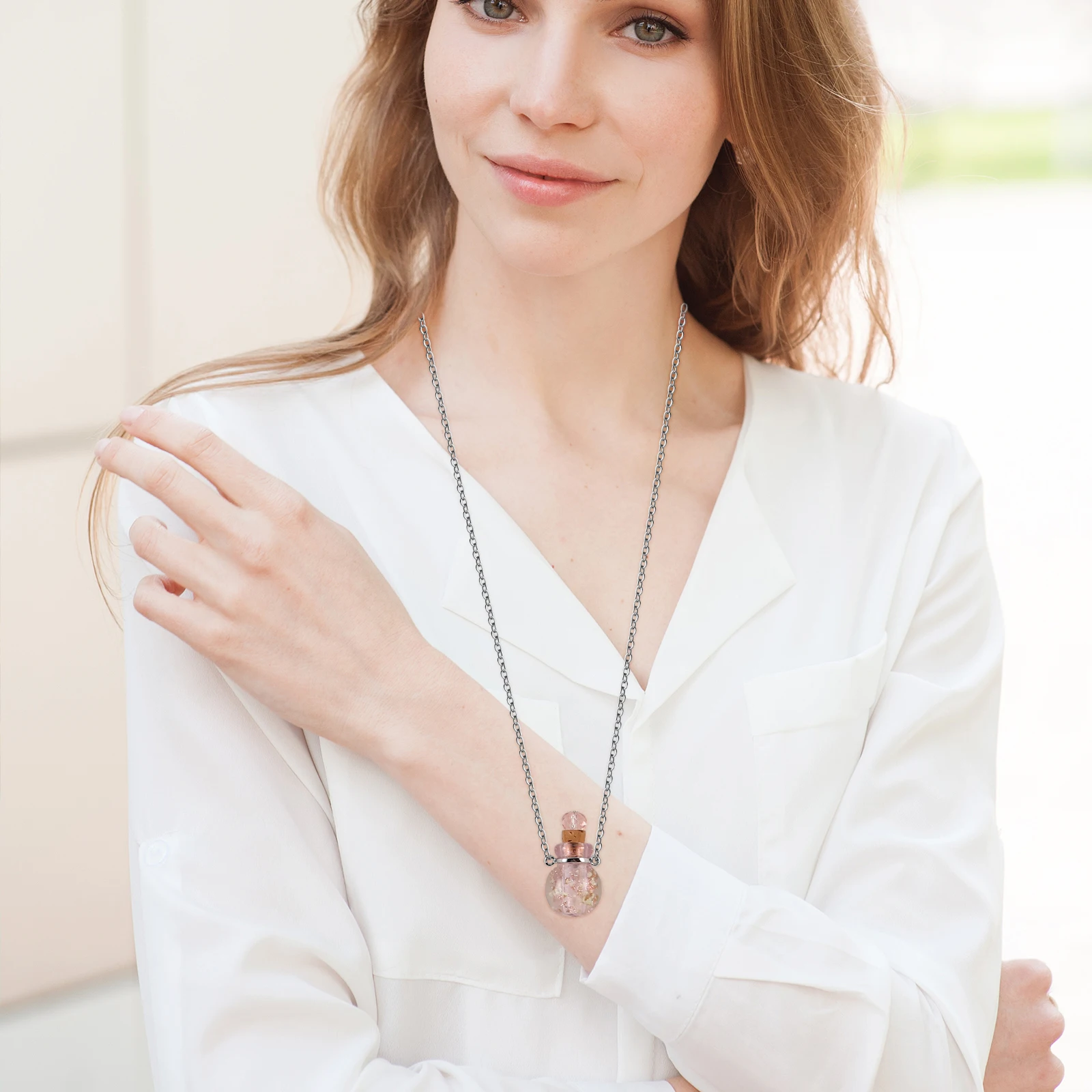 

Glow In The Perfume Bottle Pendant Necklace Refillable Essential Oil Jewelry For Women Aroma Diffuser Charm