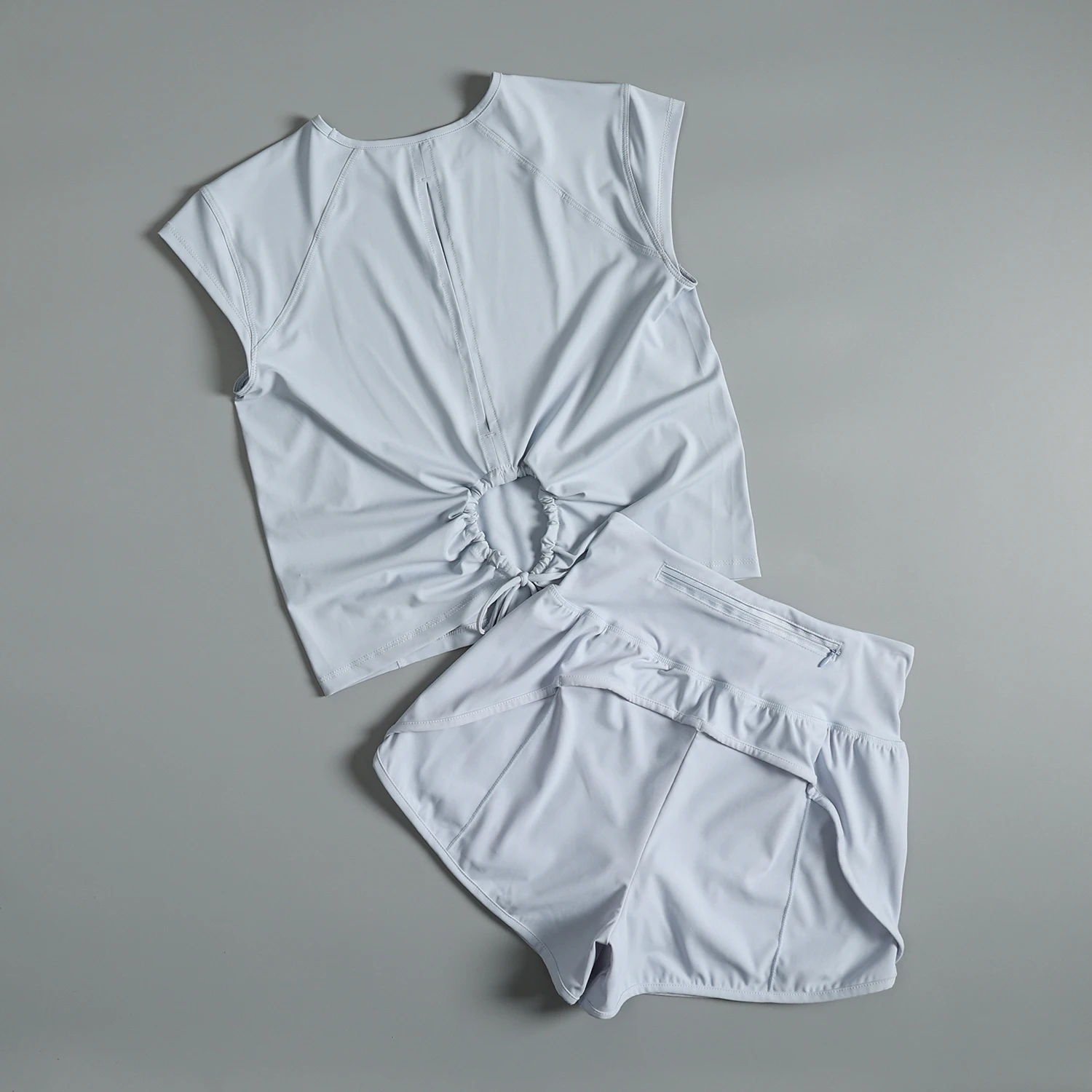 Traje de entrenamiento para correr para mujer en verano, traje de yoga de Pilates suelto y transpirable, pantalones cortos finos de secado rápido para ejercicio y fitness