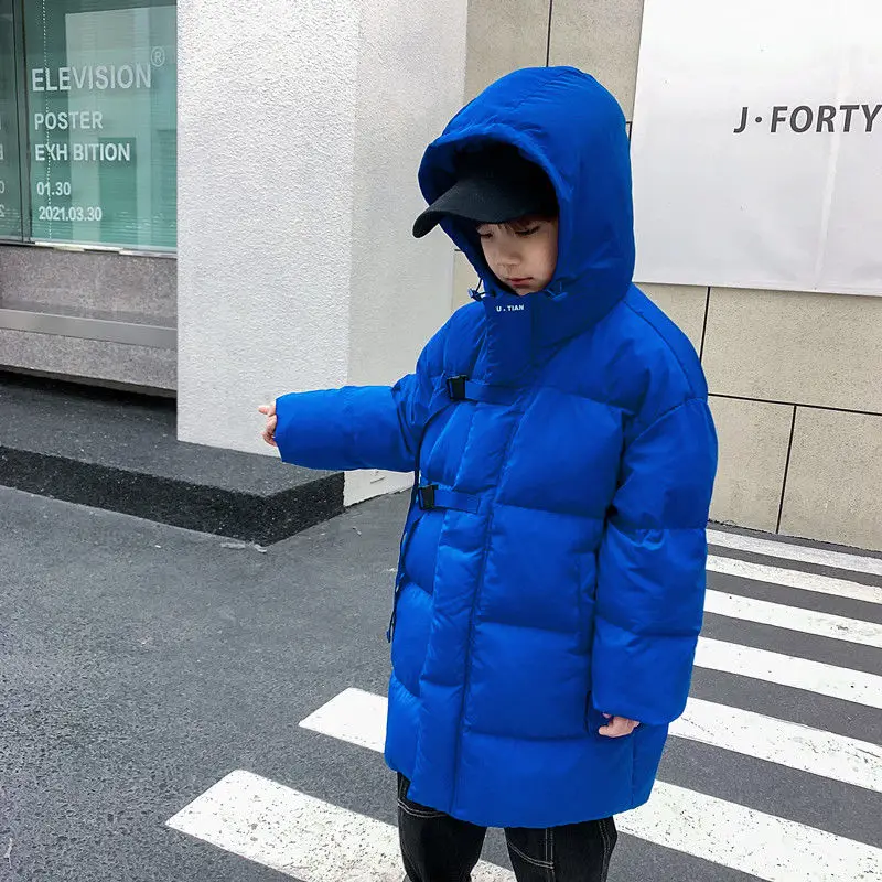 

Новинка 2025 года, зимняя пуховая куртка средней длины с капюшоном для малышей и больших детей, стильное теплое уличное пальто со светоотражающими деталями