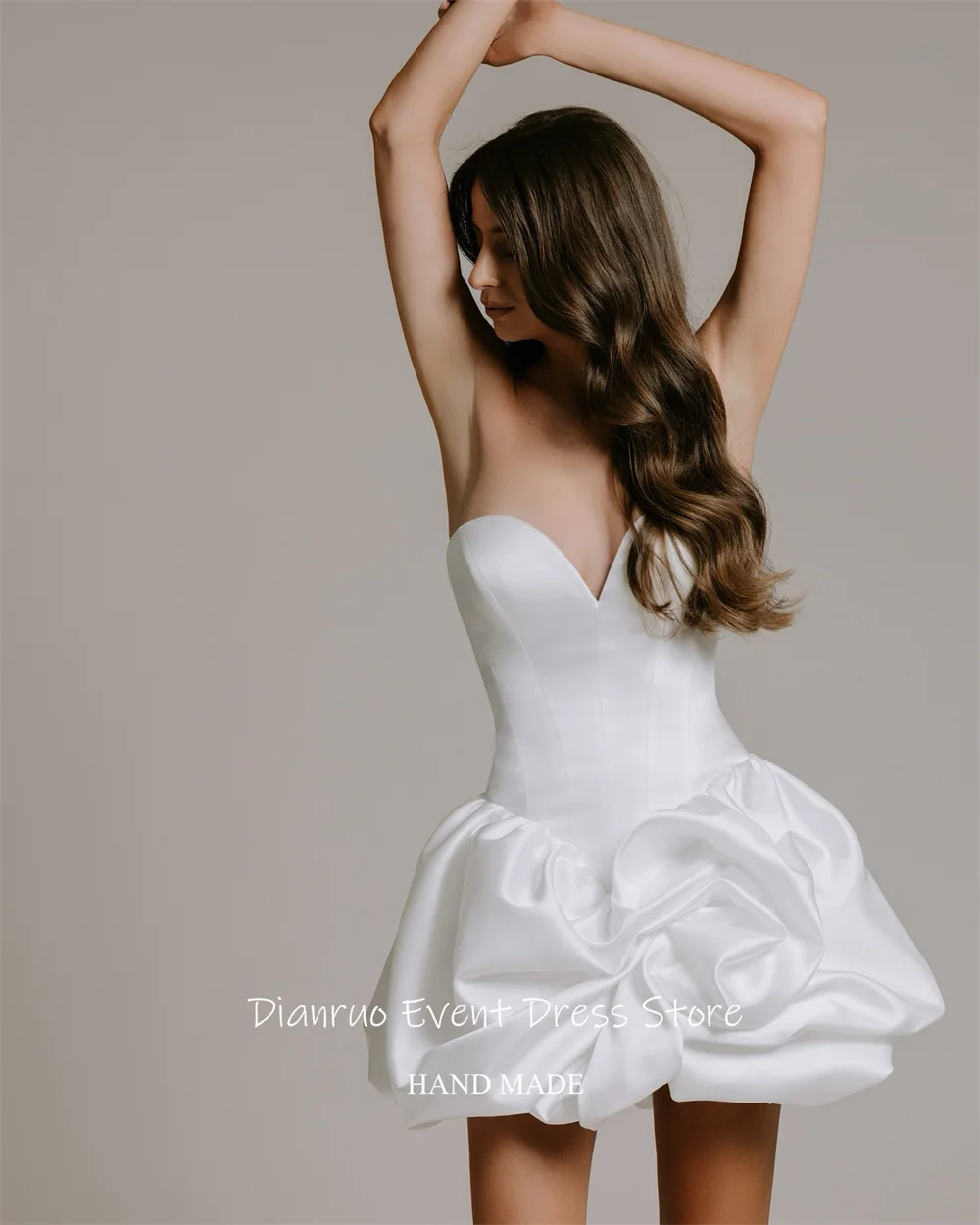 Dianruo 푹신한 연인 웨딩 드레스 짧은 길이 신부 이브닝 드레스 화이트 새틴 우아한 홈 커밍 드레스 맞춤형