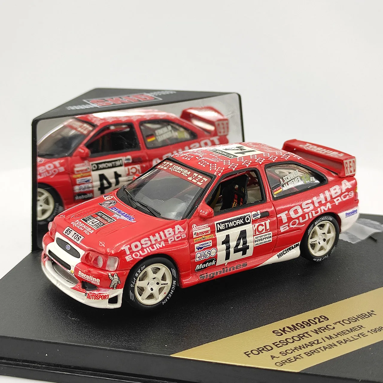 Diecast SKID Scala 1:43 Ford ESCORT WRC "TOSHIBA" Rally 1998 Modello di auto in lega da collezione Giocattolo regalo Souvenir Display Ornamento
