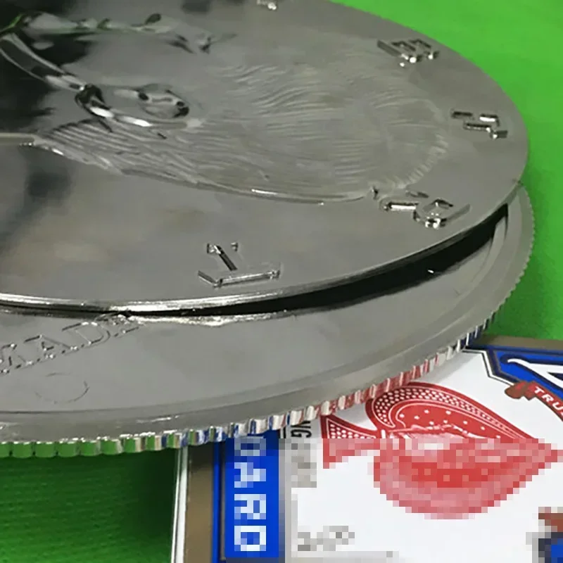 Trucchi magici Super Jumbo Half Dolla che apariscono la moneta Magia Magie Illusioni Oggetti di scena per espedienti (25 cm, plastica)