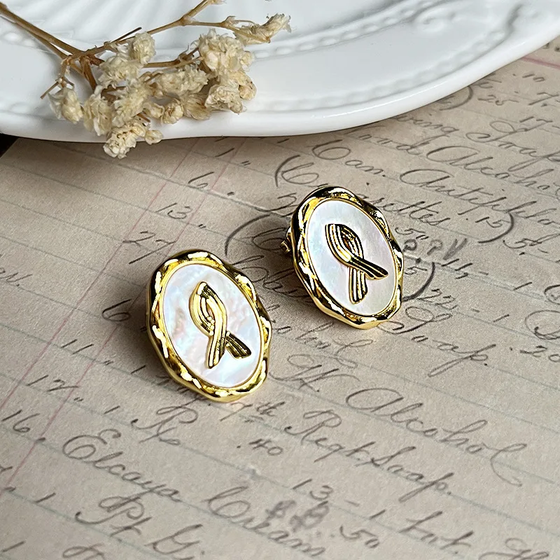 Vintage palace style white mother-of-pearl earrings fashion light luxury stud earring for party wedding occasion fine jewelry