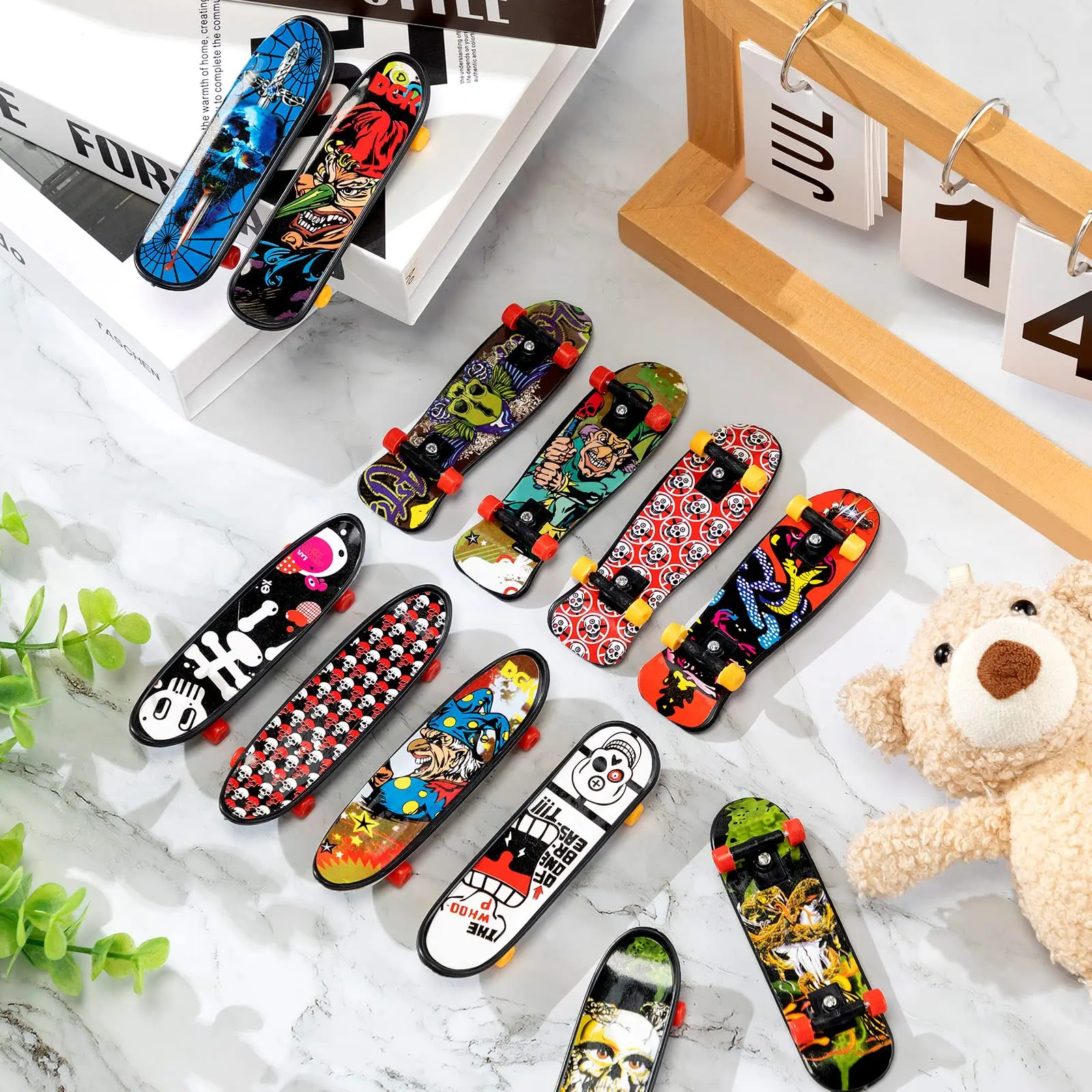 Griffbrett Finger Mini Skateboard Spielzeug Finger Board Set mit doppelseitigen Muster Neuheit Finger Spielzeug Geburtstags feier Geschenk für Kind