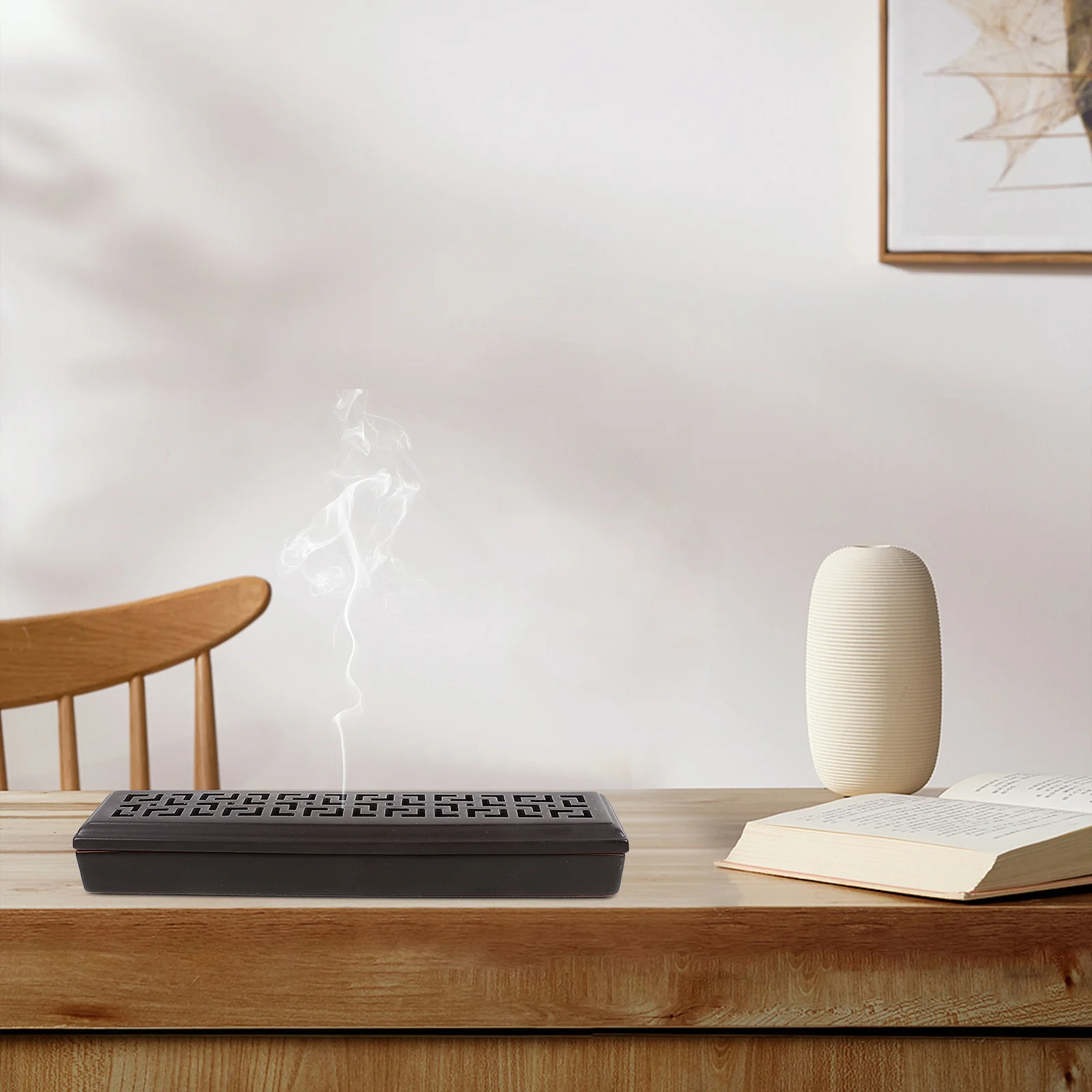 

Ceramic Incense Burner with Lid Elegant Vintage Style Aroma Therapy Decorative Censer for Home Office Desktop Ornament