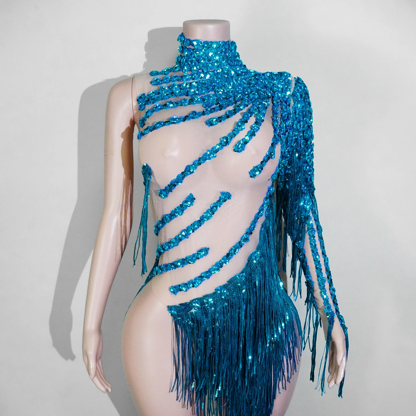 فستان مثير من حجر الراين الأزرق مع شرابات على كتف واحد لمرحلة أداء الرقص اللاتيني زي حفلة DJ فستان عيد الميلاد