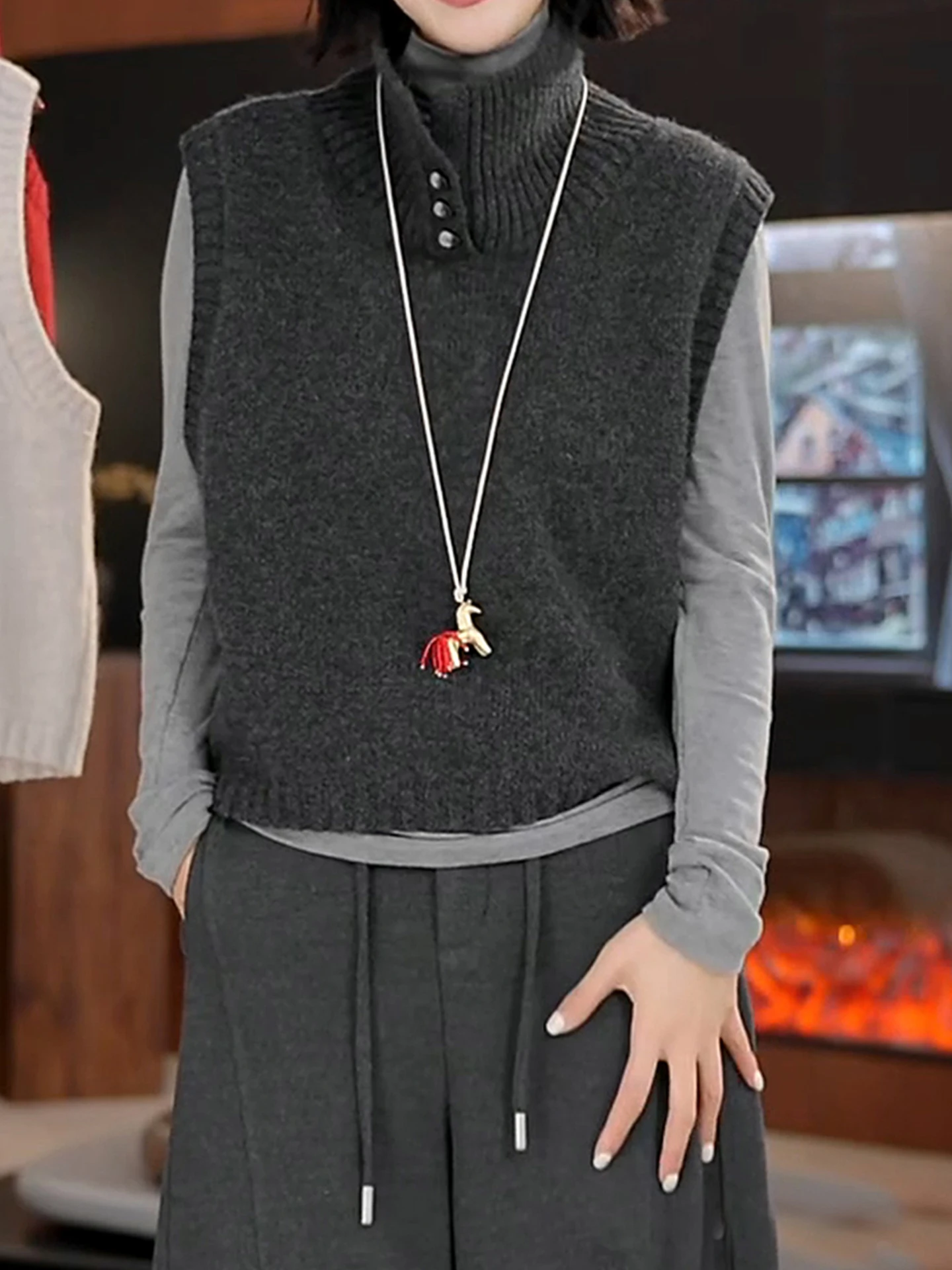 

Cisas красный вязаный жилет с высоким воротником, женский модный многослойный топ для похудения, зима 2025 Poet Sle, чистый цвет