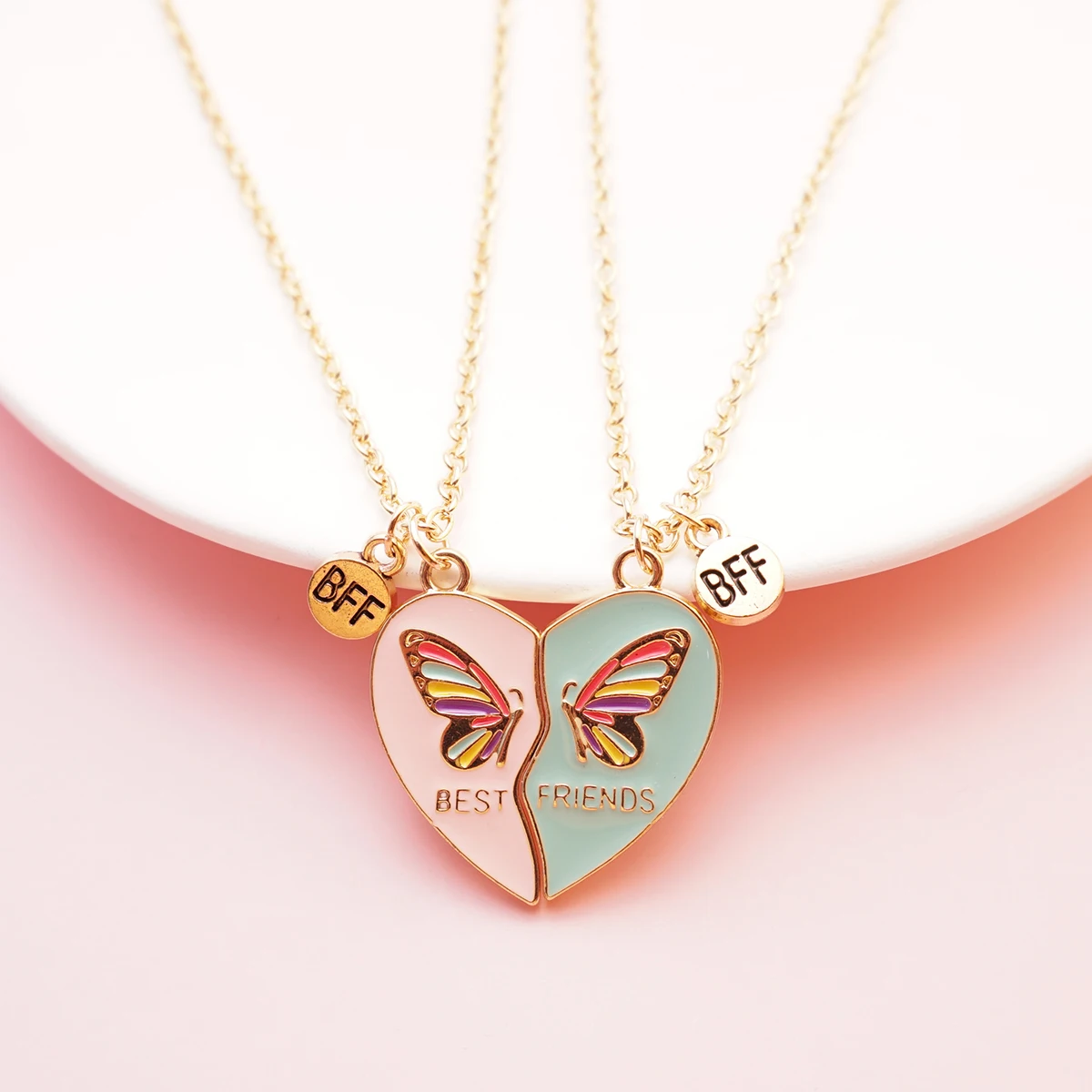 2Pcs/Set Magnetism Best Friends Pendant Necklace for Women Butterfly Lover Broken Heart Clavicle Chain BFF Best Friends Jewelry