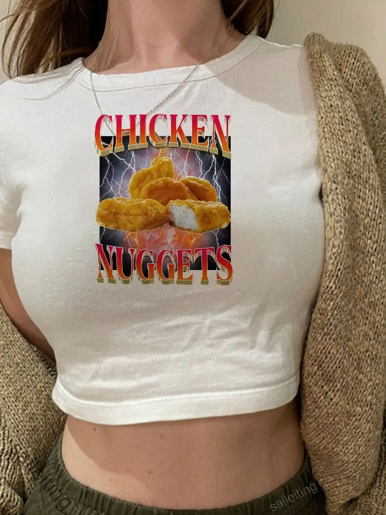 Camiseta divertida con estampado de Nuggets de pollo para mujer, camiseta gráfica de manga corta con estampado de rayos en degradado rojo y amarillo, ropa informal de verano para calle