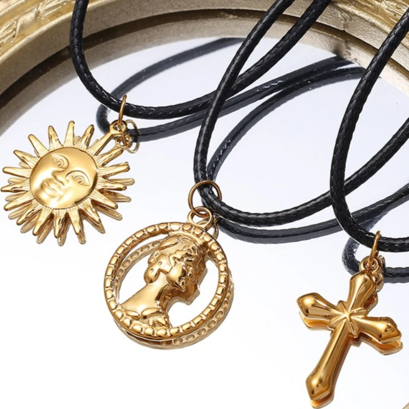 1Pc Stainless Steel Pendant Plated with 18K Gold Classic Heart Cross Eye Accessory for DIY Jewelry Necklace Bracelet Keychain view 4