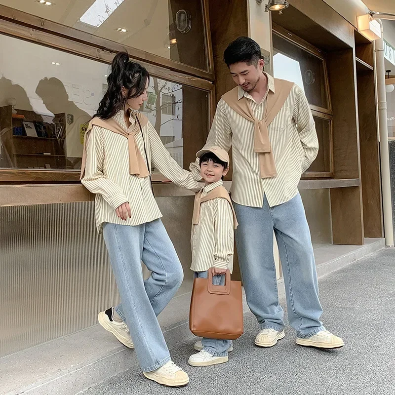 Family Matching Clothes 2024 Korea Spring Dad Mom and Baby Same Shirts for Women Fashion Clothing Children Boy Girl Plaid Blouse