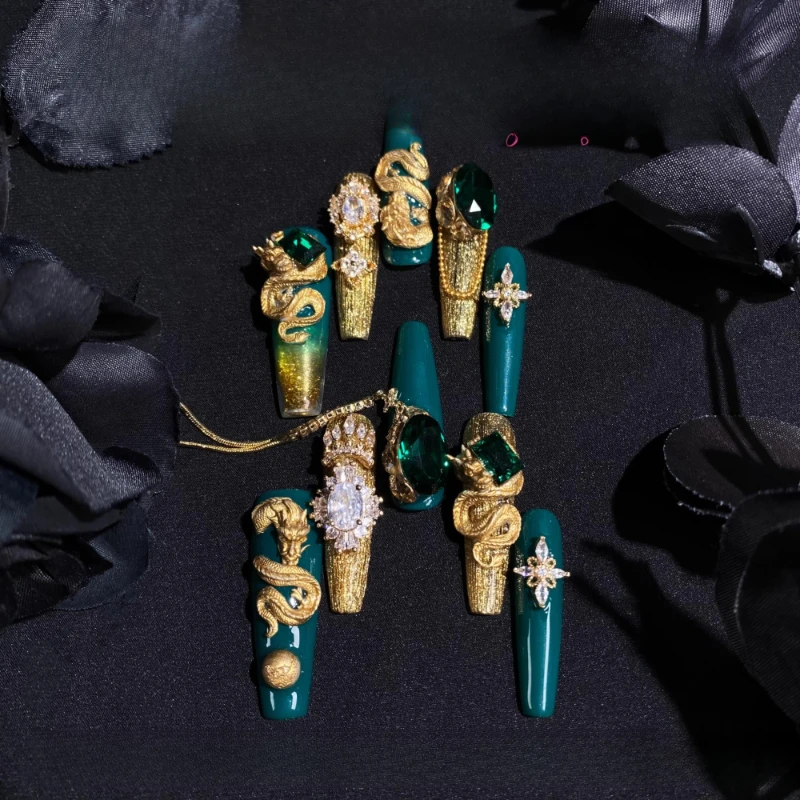 

Handmade Armor Luxury Emerald Buccellati Golden Hemp Chain