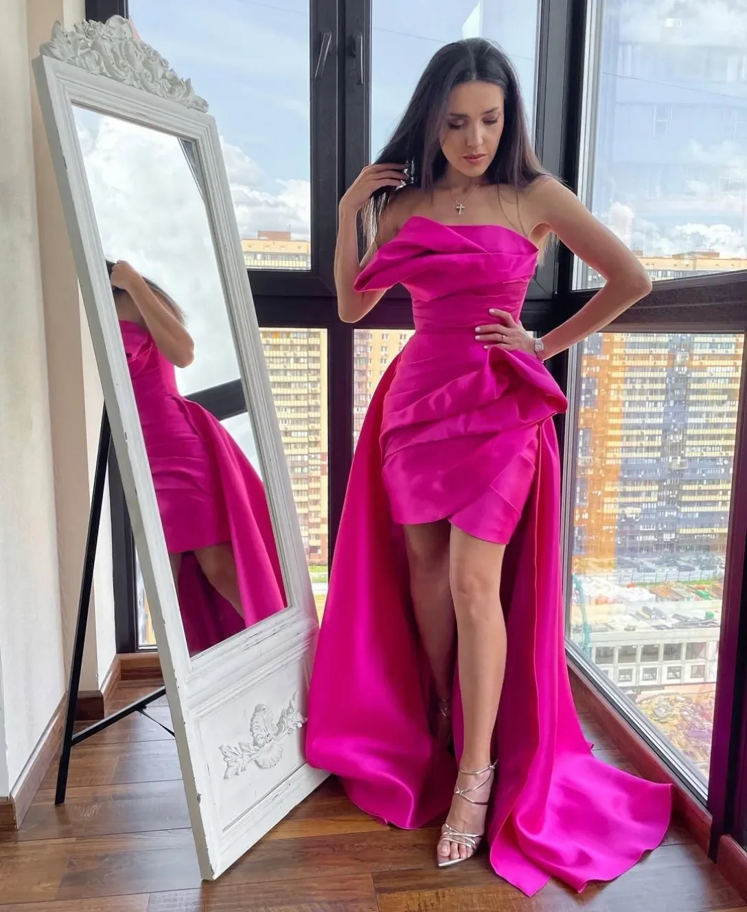 

Customized Fashionable Retro New Tight Fitting Mini Short Pleated Ball Dress Strapless Backless Formal Occasion Evening Dress