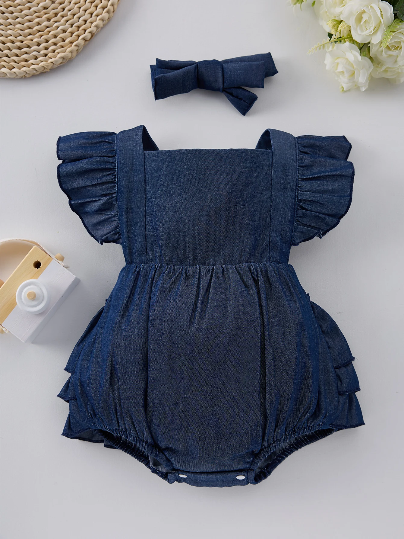 Fliegende Ärmel für Frühling und Sommer, Schultergurte, dreieckige Krabbelanzüge, süßer und modischer Denim-Stil, Schulterhosen