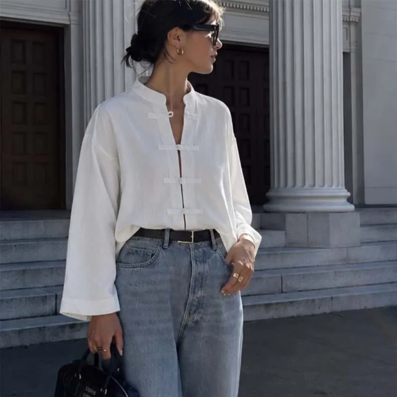 YENKYE Neues Damen-Hemd mit Minimalistischem Weißem Stehkragen und Froschknöpfen, Langarm, Neuer Chinesischer Stil, Locker Geschnittene Lässige Bluse