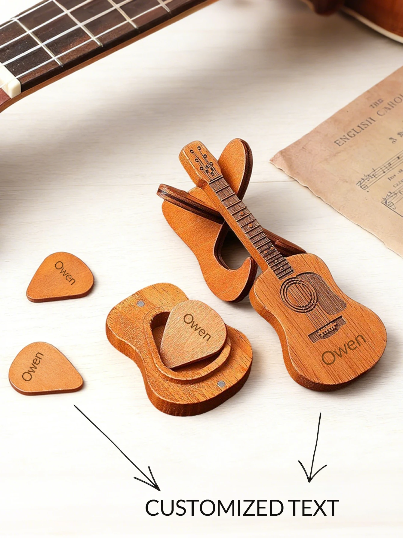 

Деревянный держатель для гитарных медиаторов с гравировкой на заказ, персонализированный футляр в форме гитары для гитариста, подарок для любителя музыки