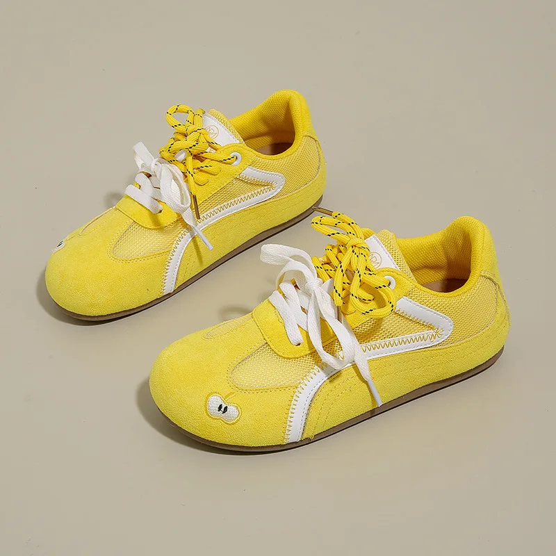 أحذية جديدة للنساء أحذية رياضية كاجوال للفتيات بلون الحلوى أحذية تزلج مسطحة برباط علوي