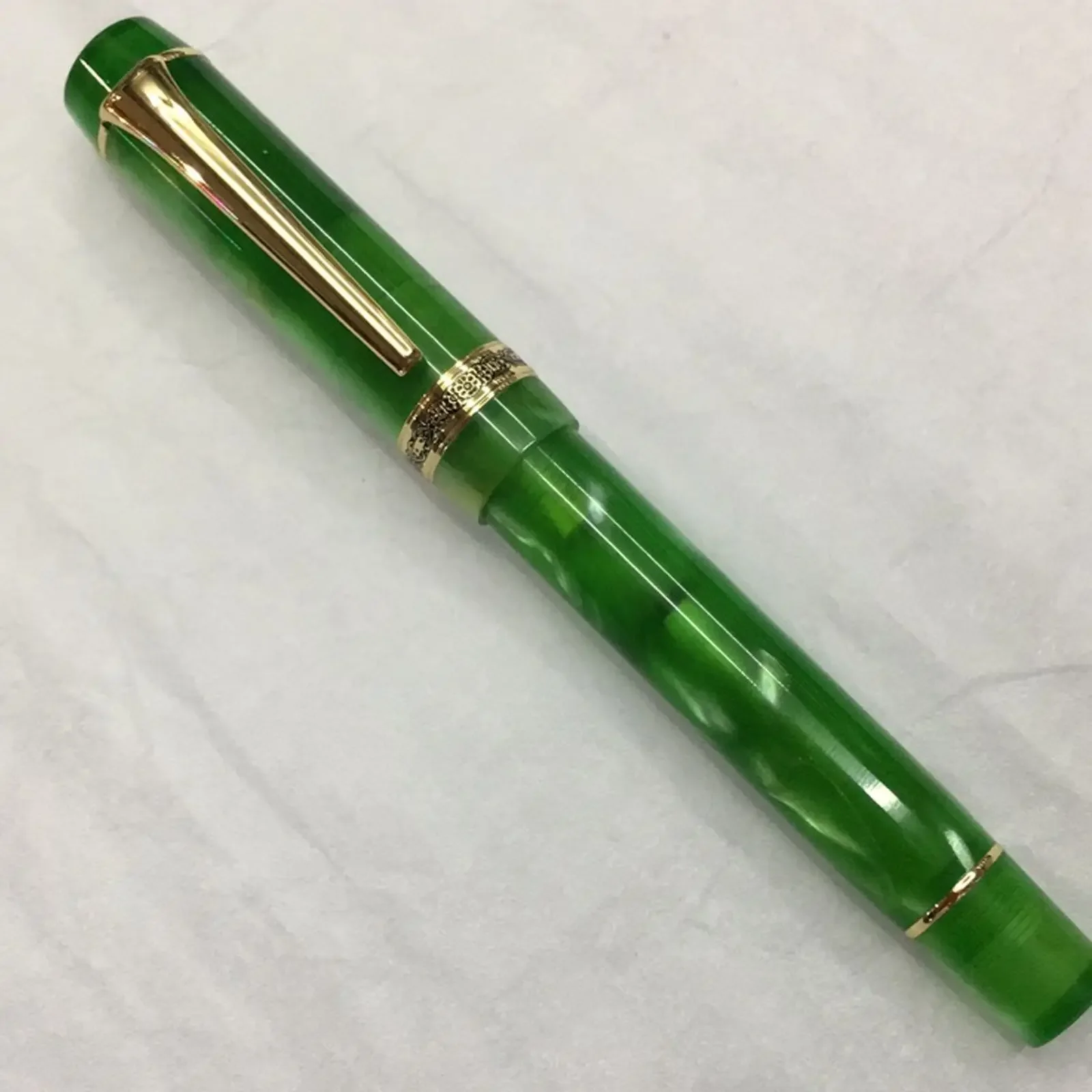 Kaigelu 316A  Acrylic Celluloid Fountain Pen Beautiful Green Colors writing ink pens with Iridium EF/F/M Nib Classic Gift pens