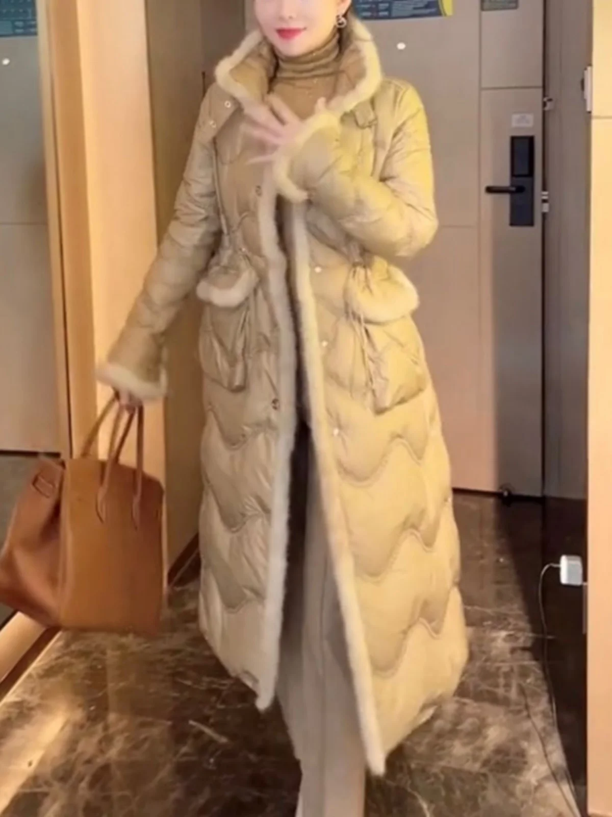 Winter New 2025 Long Over-Knee Duck Down Coat Women's Gentle Mink Collar Thiened White Feather Commute