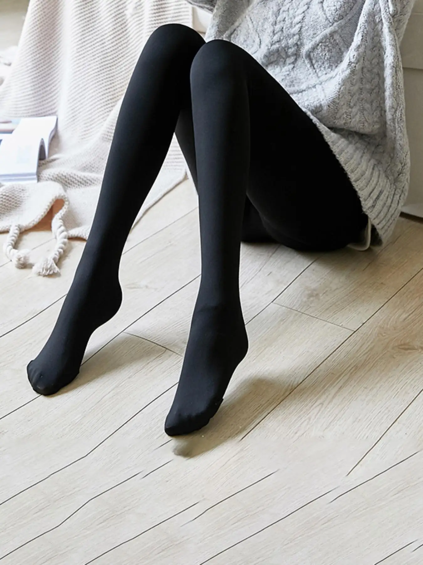 

Черные удобные, приятные для кожи колготки для универсального ношения. Идеально подходят для занятий спортом и верхней одежды.