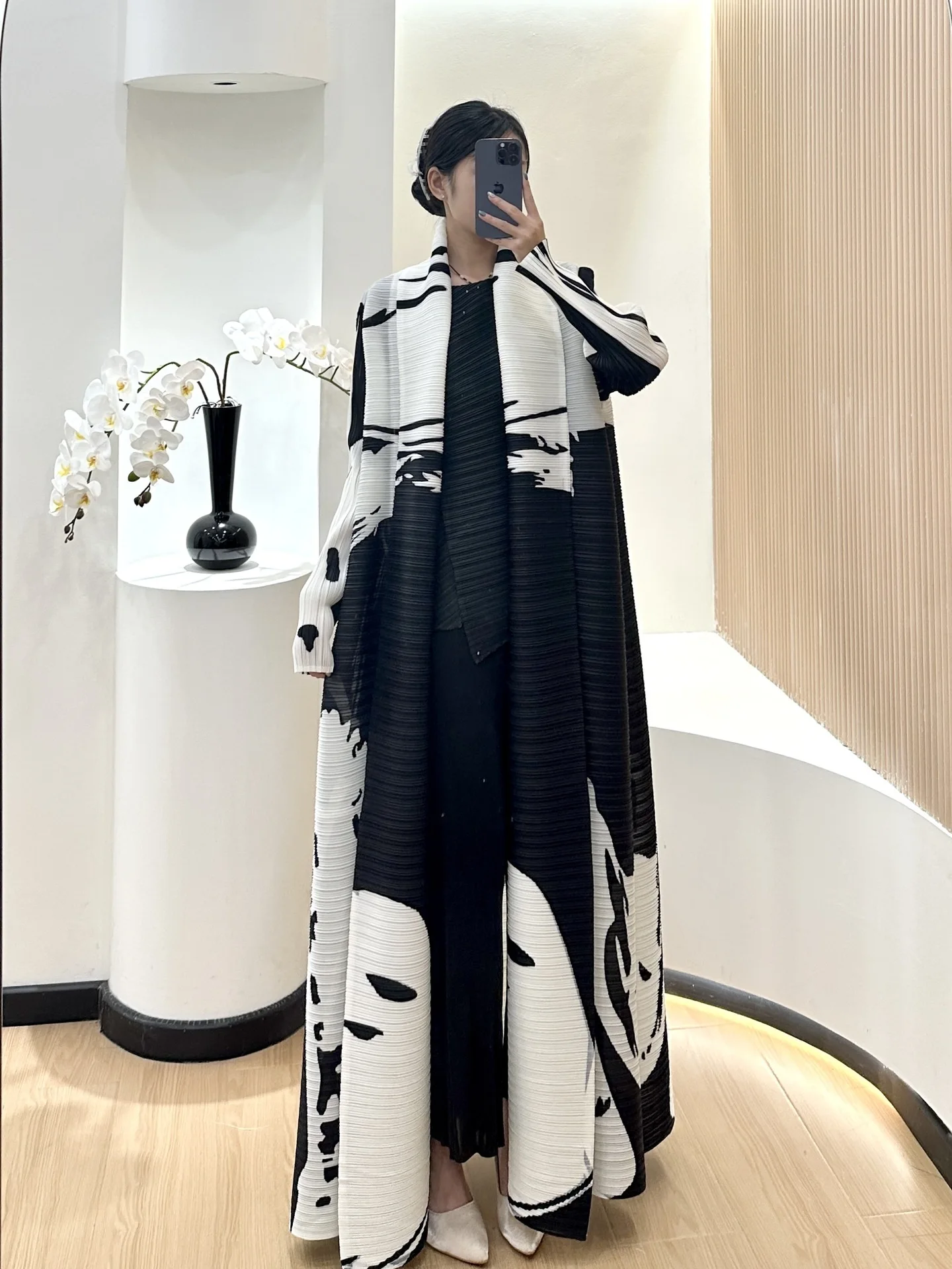 IN  STOCK  Wrinkled robe Western style cardigan coat cape printed trendy trench coat HOT SELING