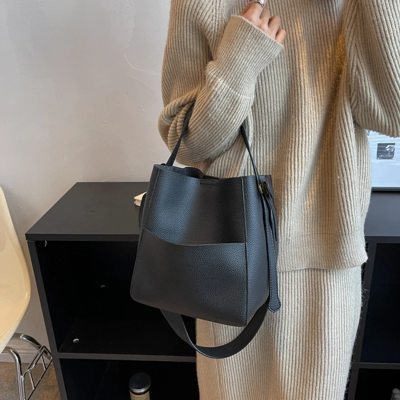 LEFTSIDE Bucket Shoulder Side Bags for Women 2023 Females Designers Trend Small Leather Crossbody Bag Handbags and Purses