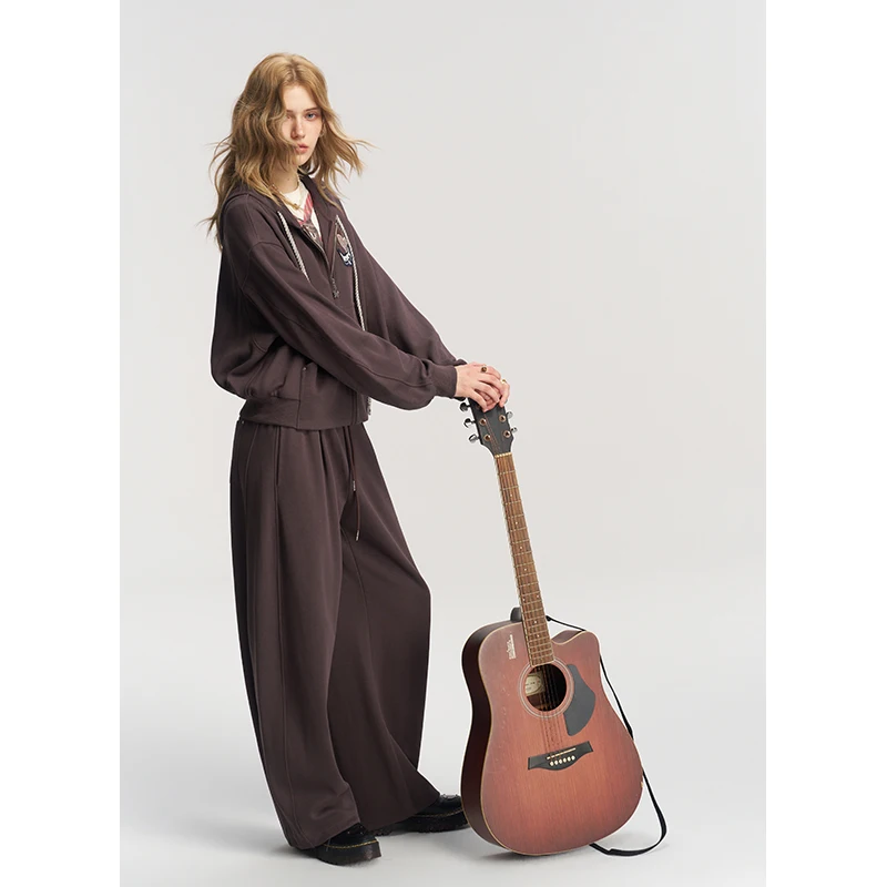 ELFSACK Women's Casual Matching Set with Fox Patch, Zip-Up Hoodie & Wide Leg Pants, Loose Outfit for Everyday Wear