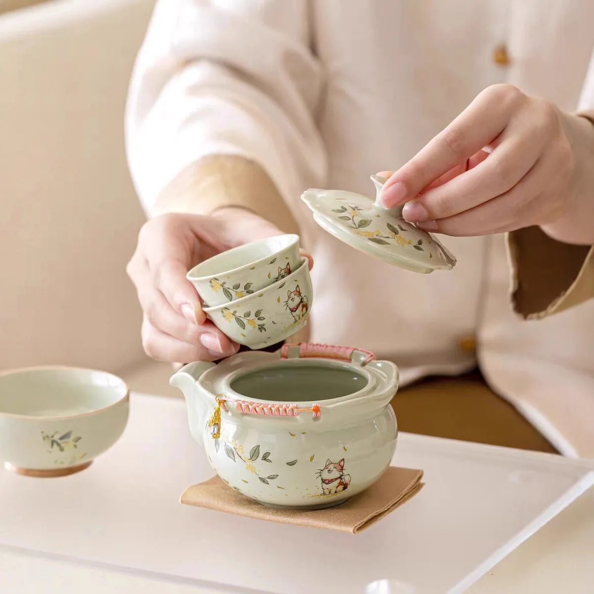 Osmanthus Kitten Hand-caught Kettle Quick Cup One Pot Three Cups Ceramic Portable Storage Outdoor Travel Tea Set Luxury Gift Cup