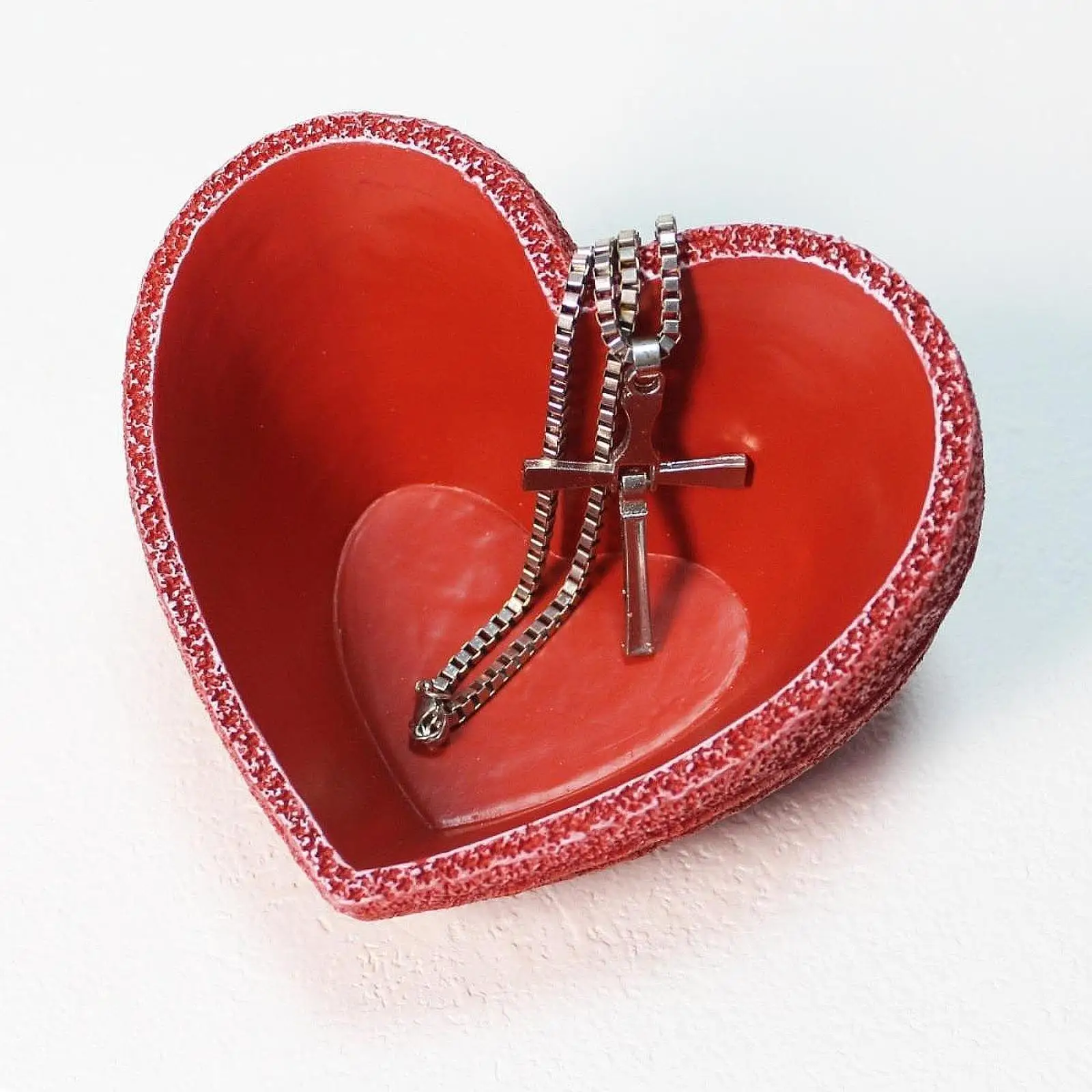 

Storage Tray Resin Creative Home Decoration Heart Shaped Container Catchall Organizer for Candy Perfume Wallet Keys Bedside