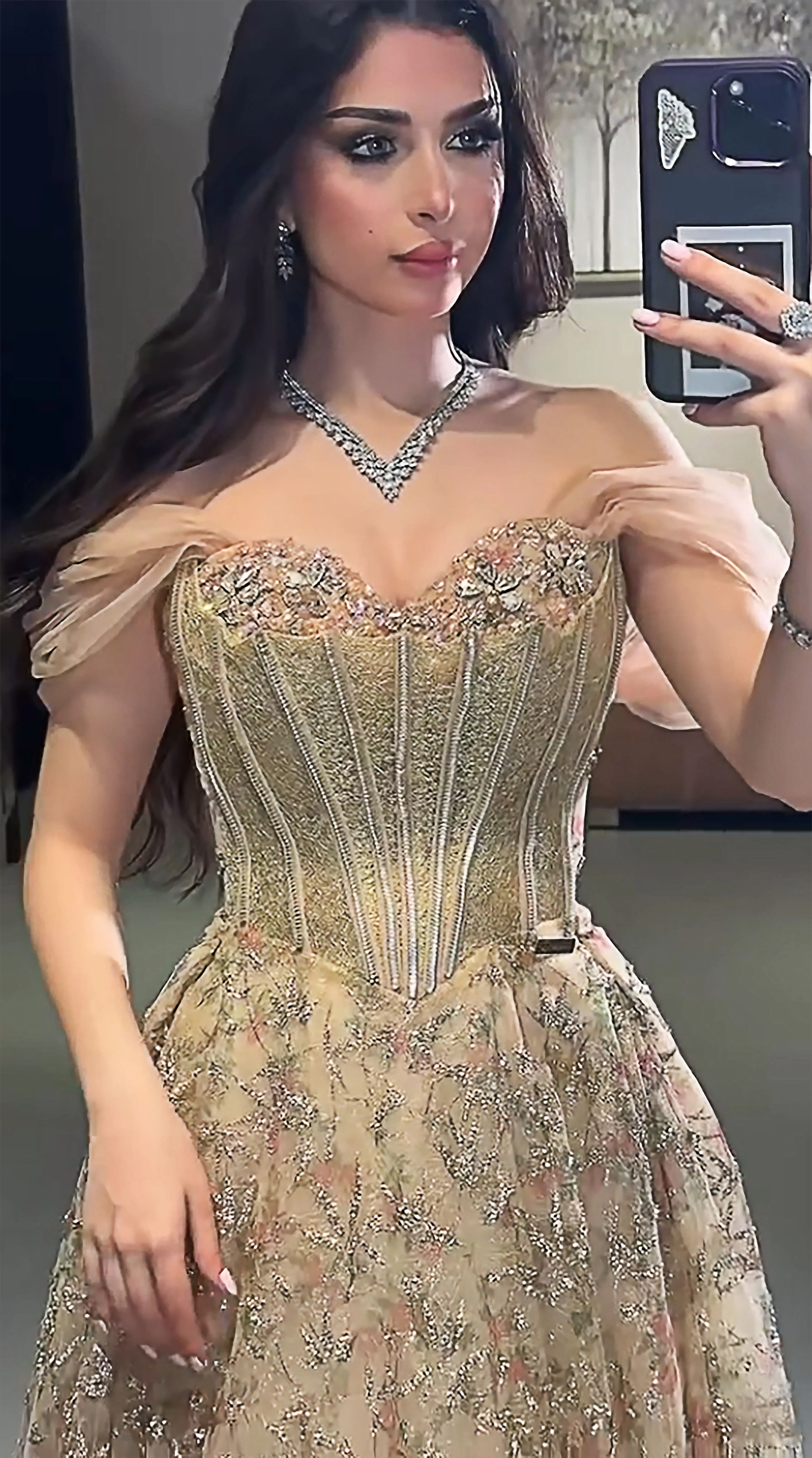2026 Custom Vertical Crystal Corset A Line Gown Champagne Tone Soft Floral Sparkle Tulle Floor Skirt Luxury Red Carpet Dress