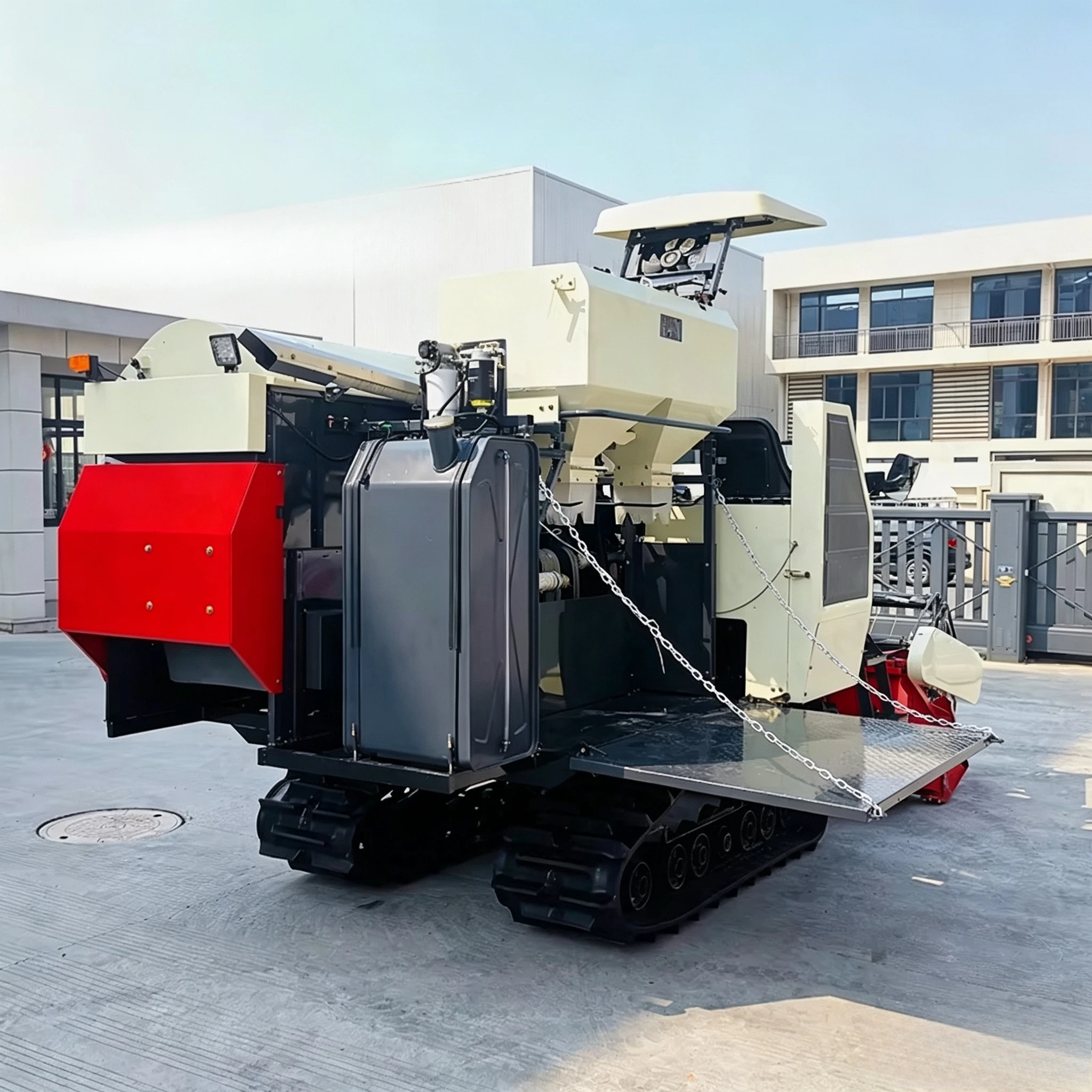 Rice Harvest Machine Self Propelled Harvester Combine Agricultural Farm Equipment Crawler Grain Harvest Machine Customized view 6