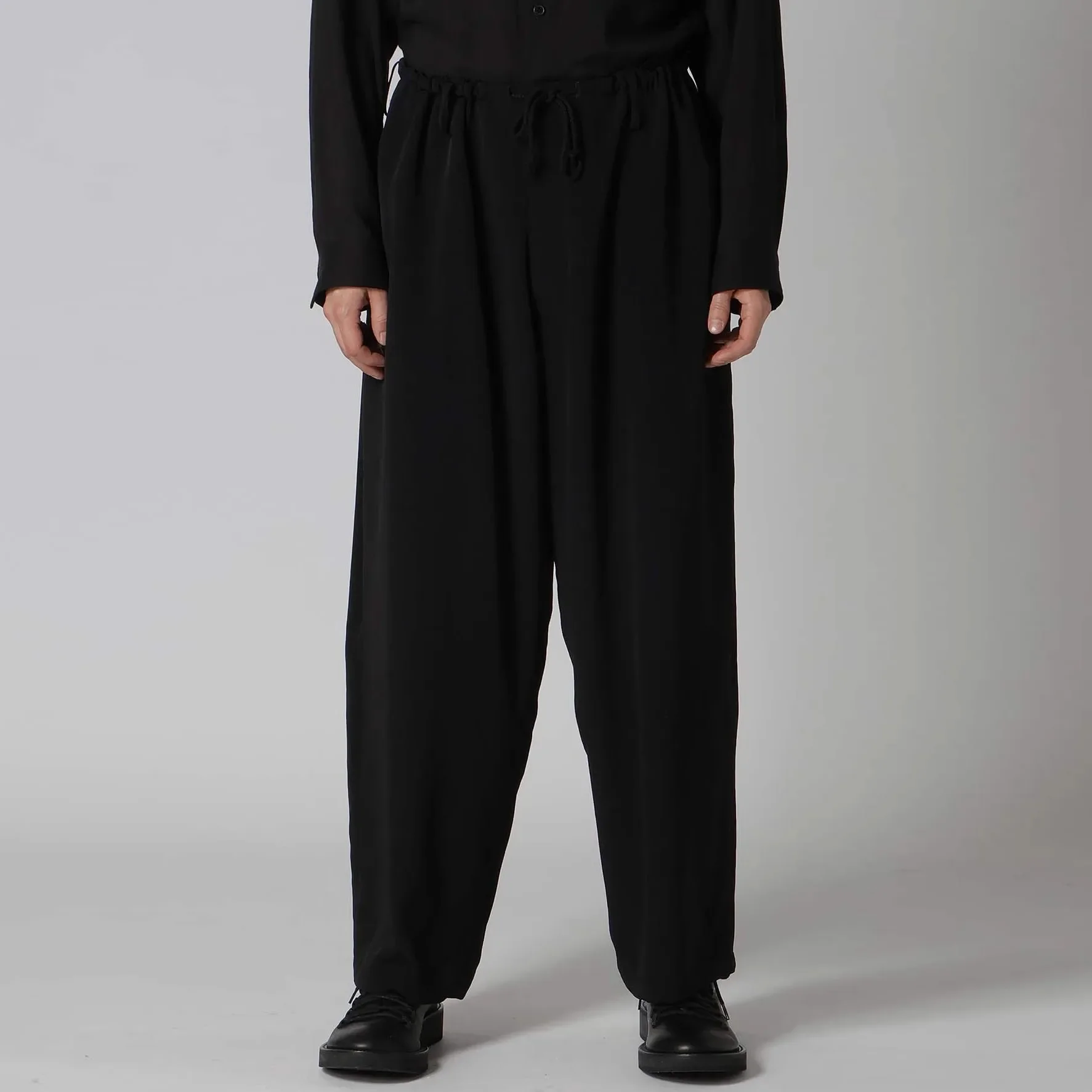 

YOJI OOAK свободные прямые брюки черные эластичные талии с поясом на шнурке плиссированные все простые повседневные мужские брюки